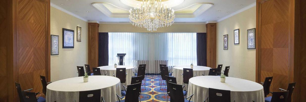 meeting-room-rounds-setup_at_hongqiao-jin-jiang-hotel_shanghai-5.jpg